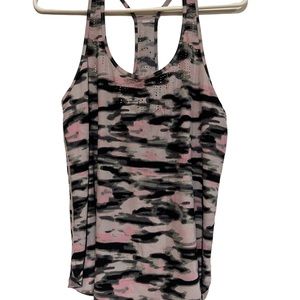 Lululemon workout pink camo top! Size M